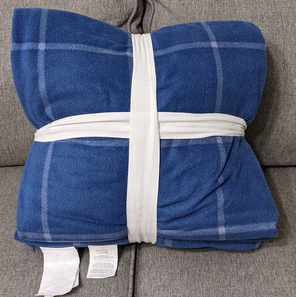 NAVY BLUE 3 PIECE WINDOWPANE PLAID THROW BLANKET AND THROW PILLOW BUNDLE - Picture 2 of 7